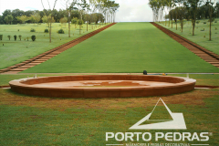 Chafariz-e-queda-d´agua-em-pedra-Arenito-Vermelho-em-cantaria