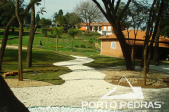 Forração-de-piso-do-Jardim-e-caminhos-em-Seixo-e-pedrisco