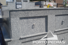 Revestimento-de-túmulo-em-granito-Cinza-Corumbá-3